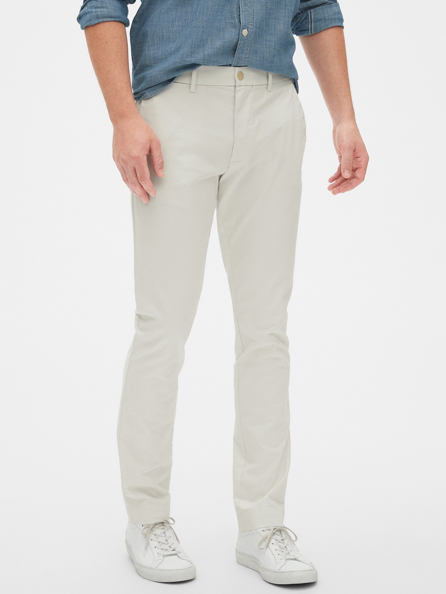 modern khakis in slim fit with gapflex