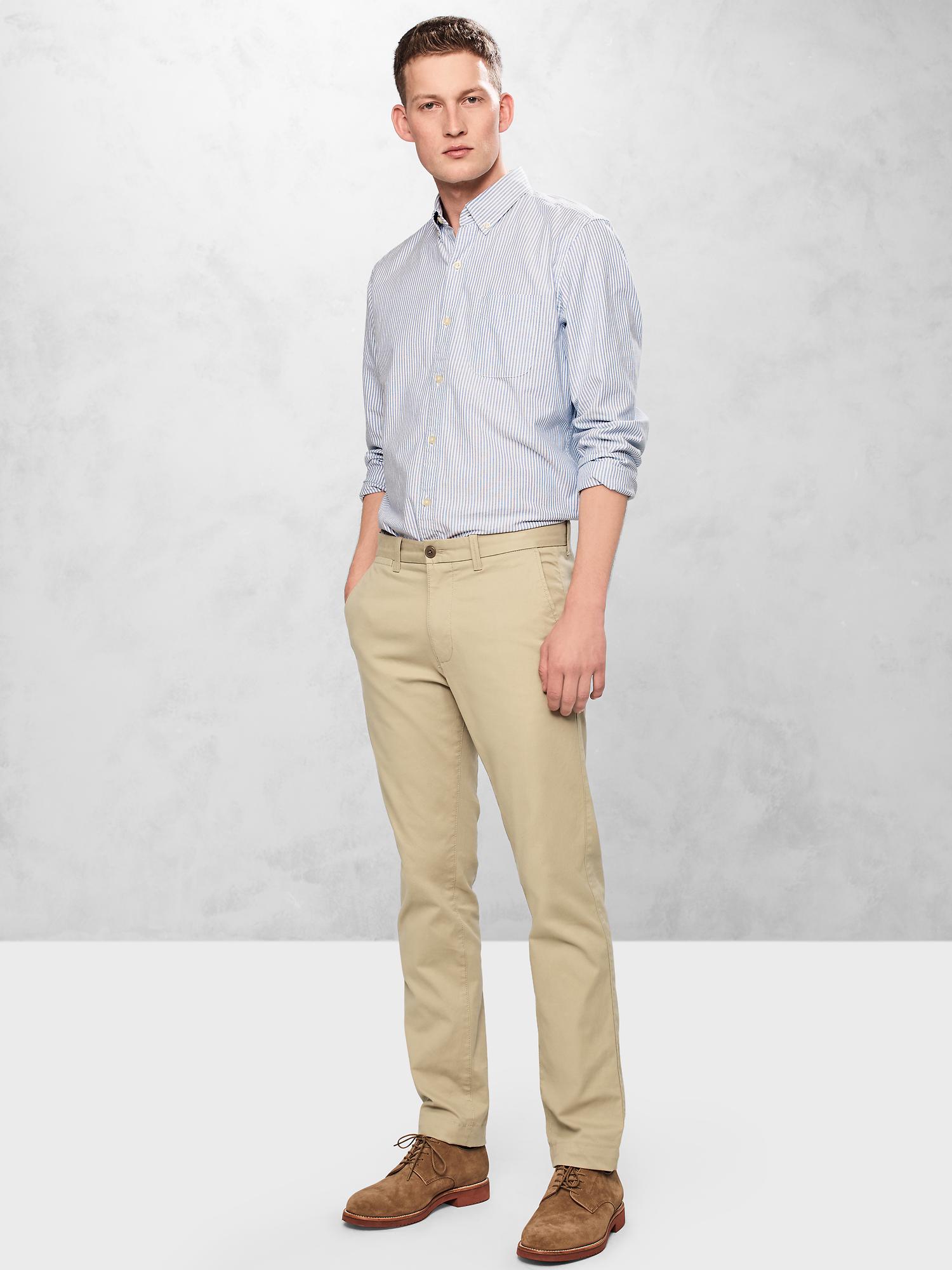 Original Khakis in Straight Fit with GapFlex