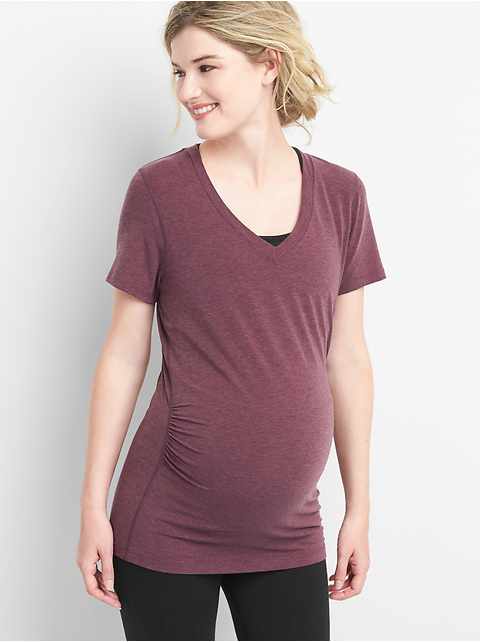 gapfit v neck tee