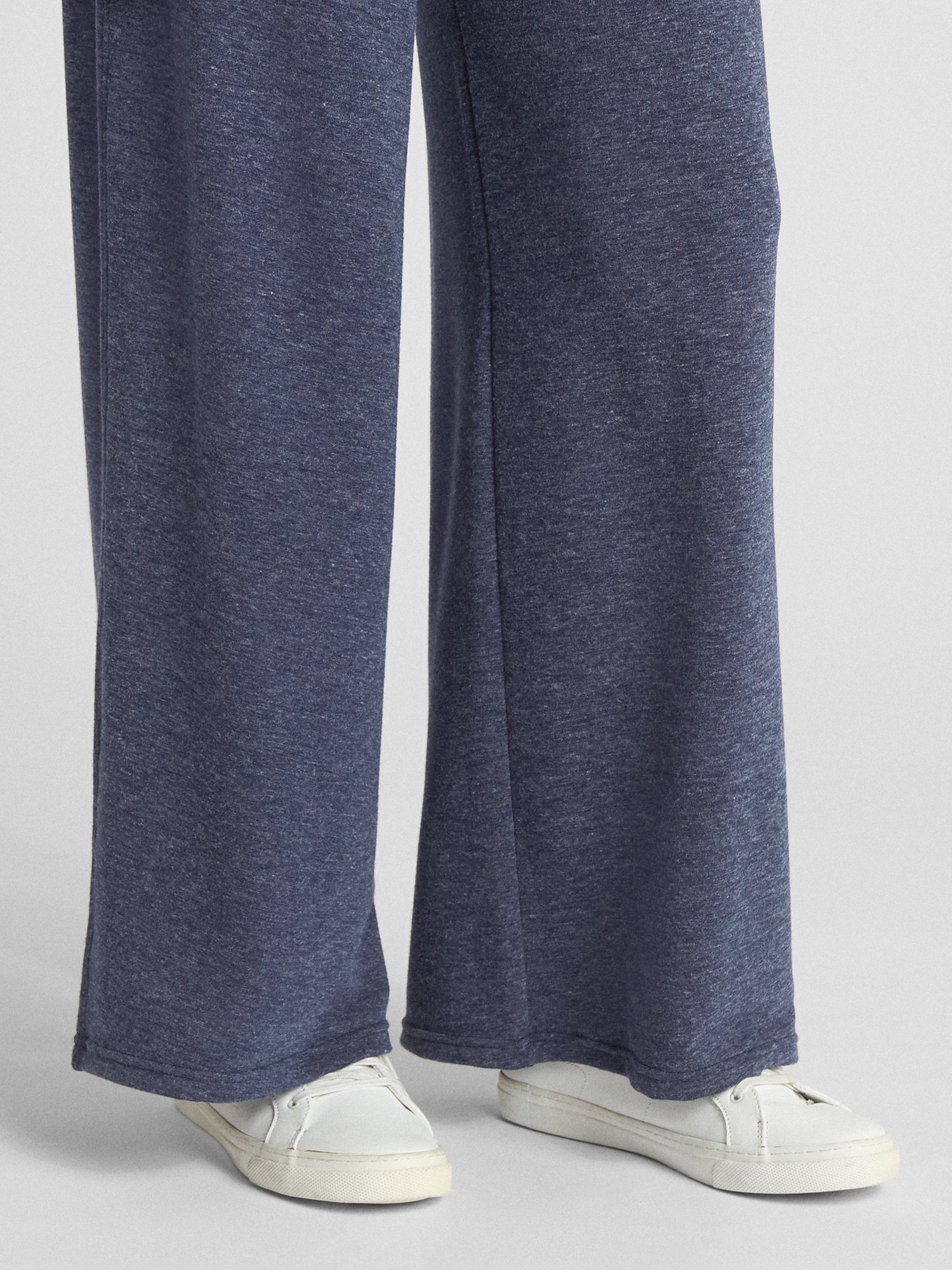 Women's Wide Leg Drawstring Lounge Pants • Size: L/XL (Sizes 10-14) •  Approximately 42 in Length • 30 Inseam • 100% Polyester • Drawstring  high-rise waistband • Two pockets for keeping your