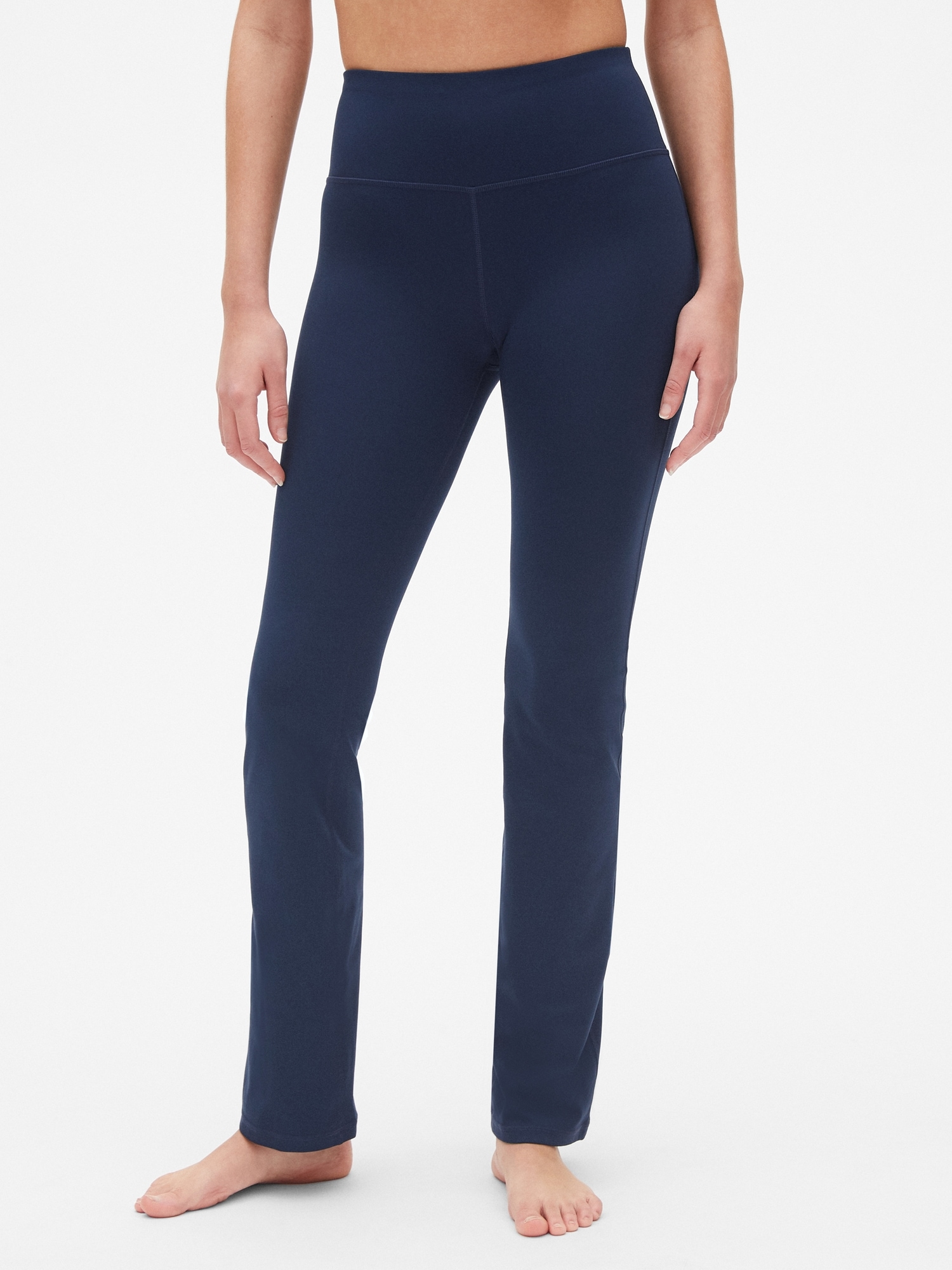 Dance studio joggers just came in! I'm wearing a size 4 (usual size). I'm  5'2”. Definitely feels loose all around. : r/lululemon