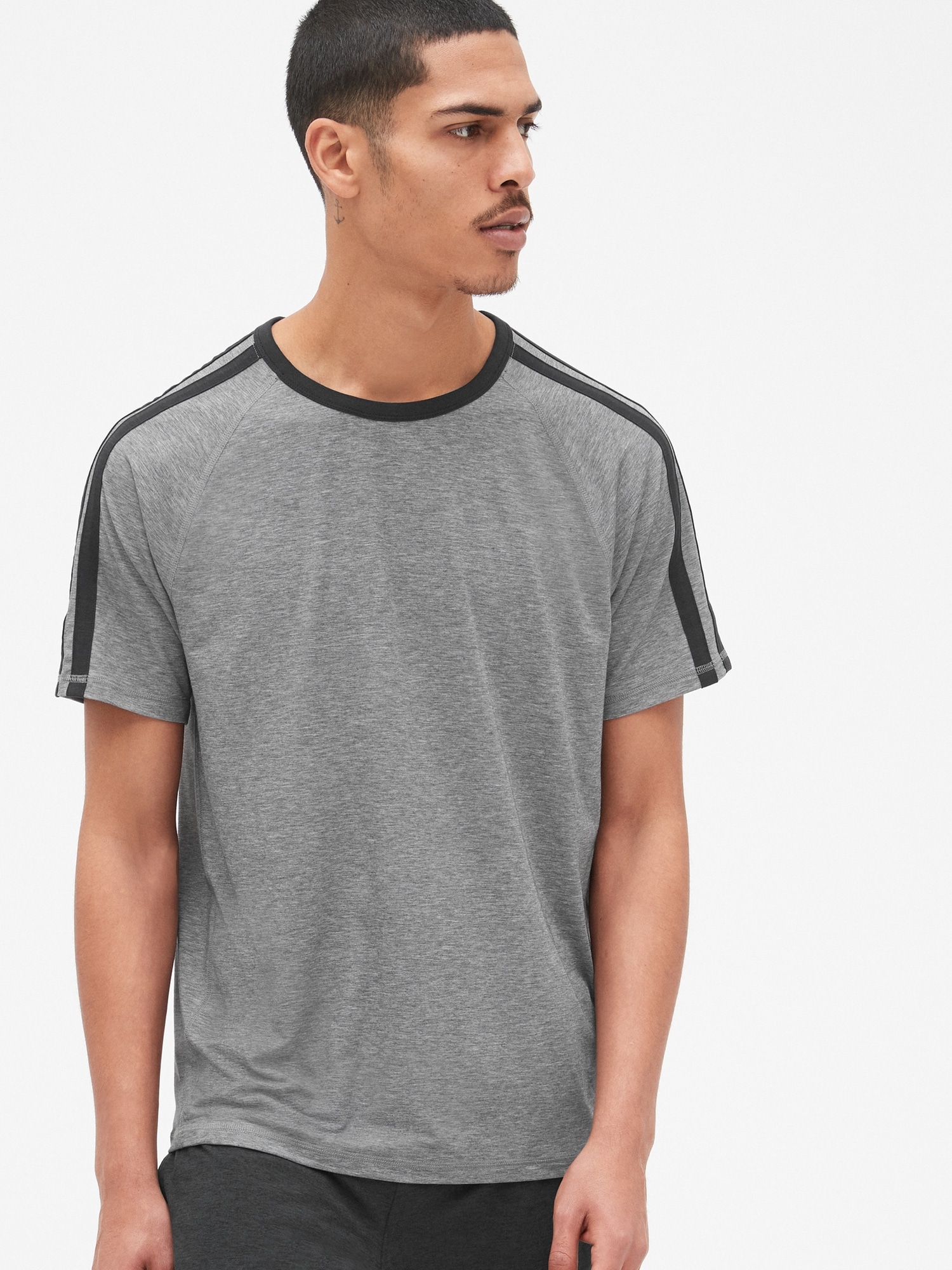 GapFit Breathe Ringer T-Shirt | Gap