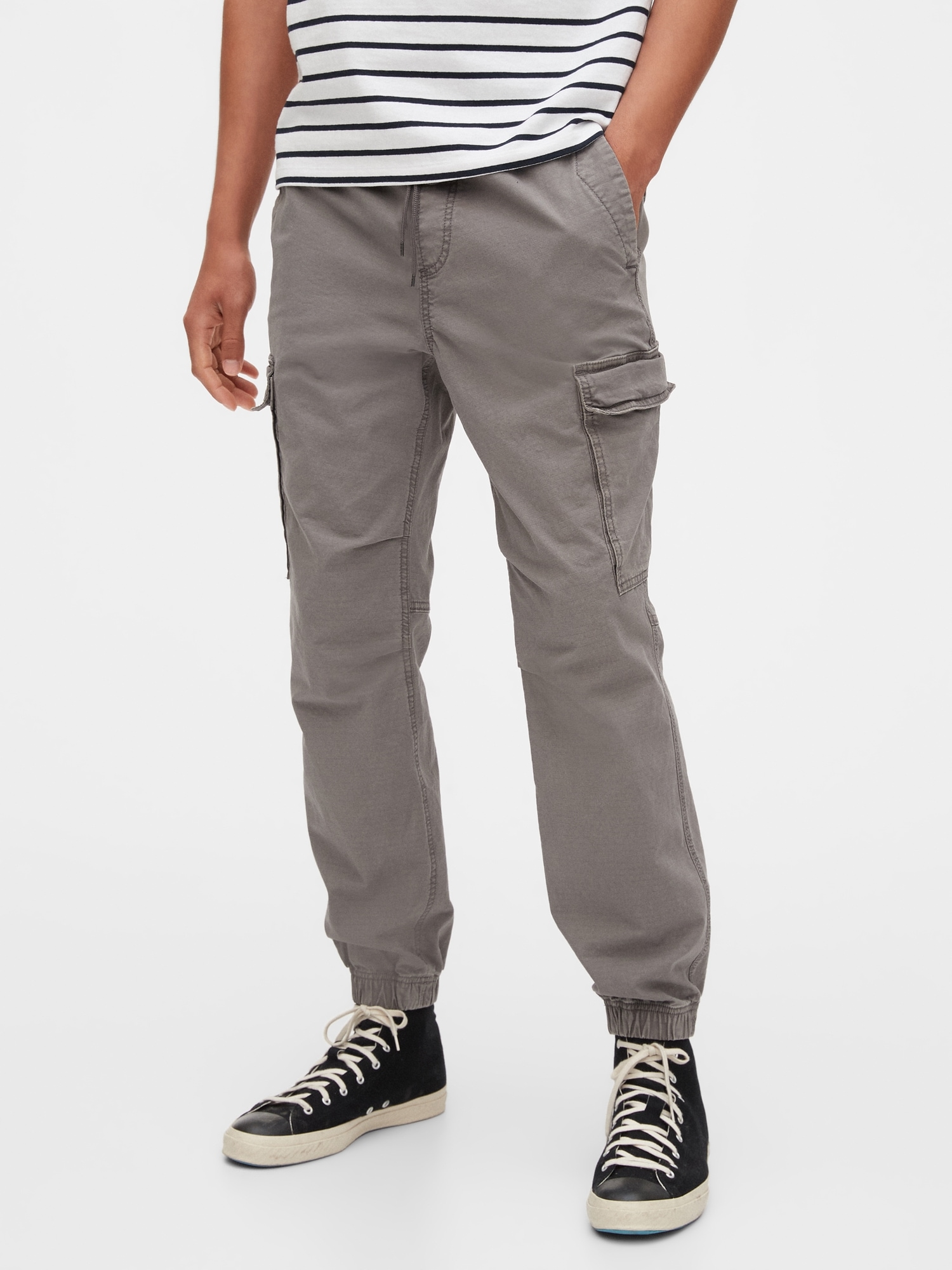 gap cargo joggers mens