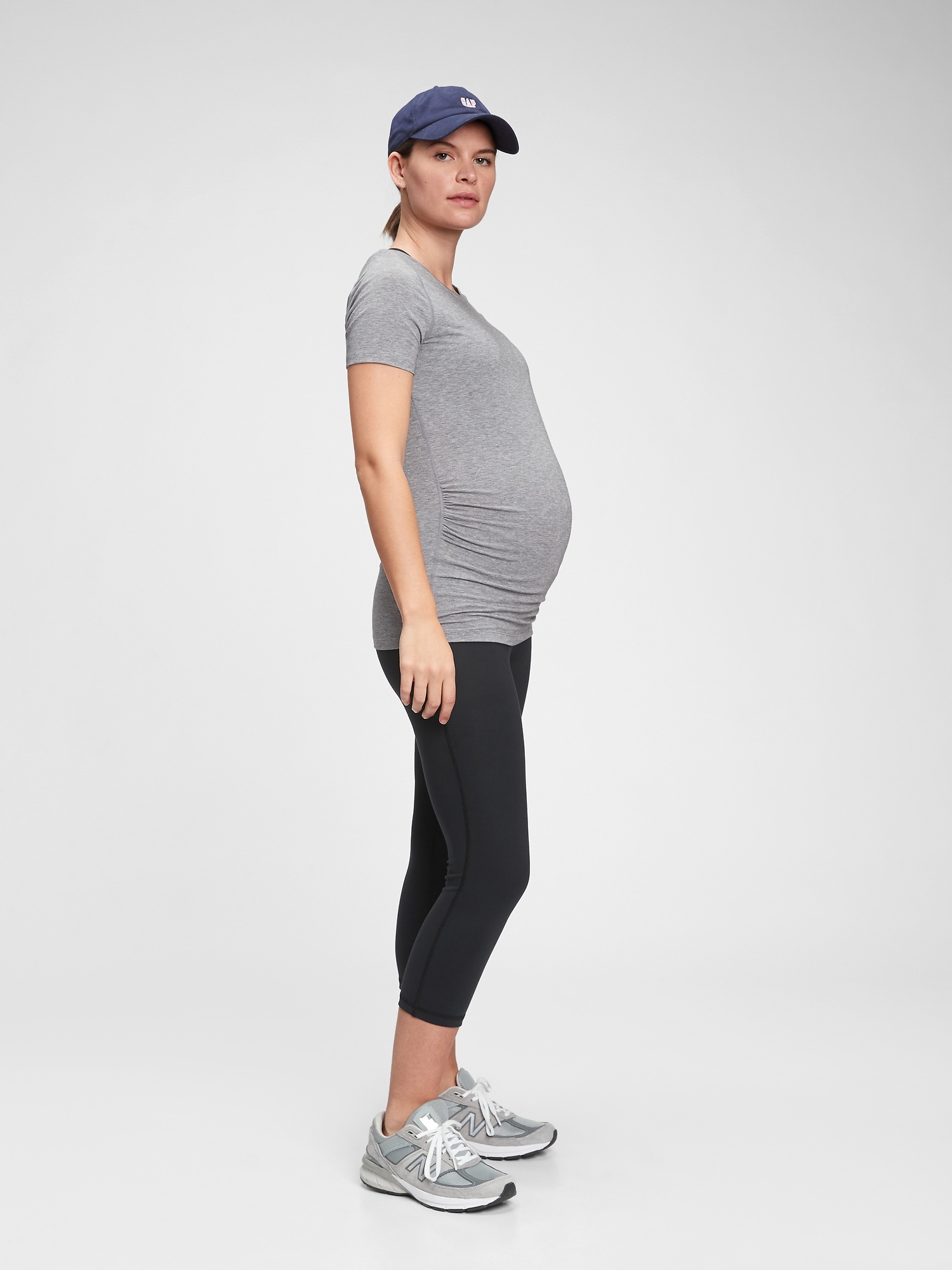 NWT*Gap Maternity Underbelly Capri Legging***Black**Size: Small (S)