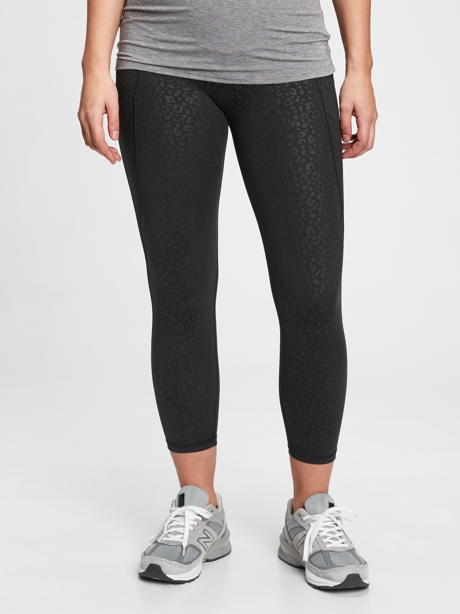 Maternity GapFit Full Panel Blackout 7/8 Leggings