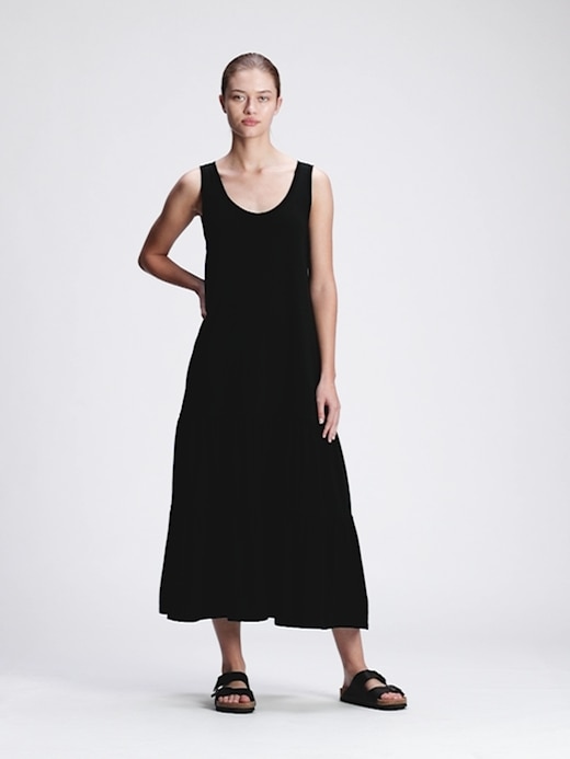 Sleeveless Gathered Tiered Maxi Dress – StylePantry