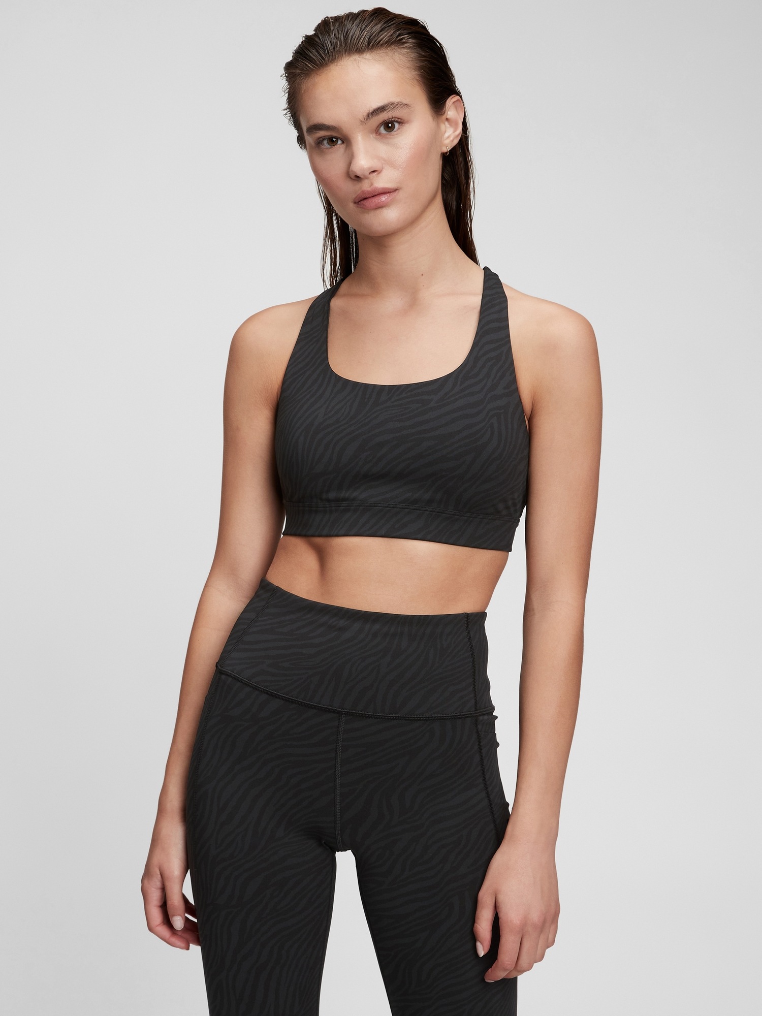 Gap GapFit Medium Impact Crossback Sports Bra, We Compared 10 Gap Sports  Bras With Varying Levels of Support (and They're on Sale)