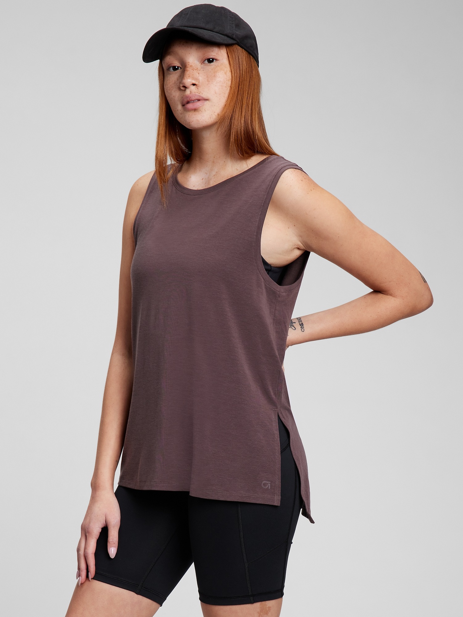 GapFit Breathe Sleeveless T-Shirt