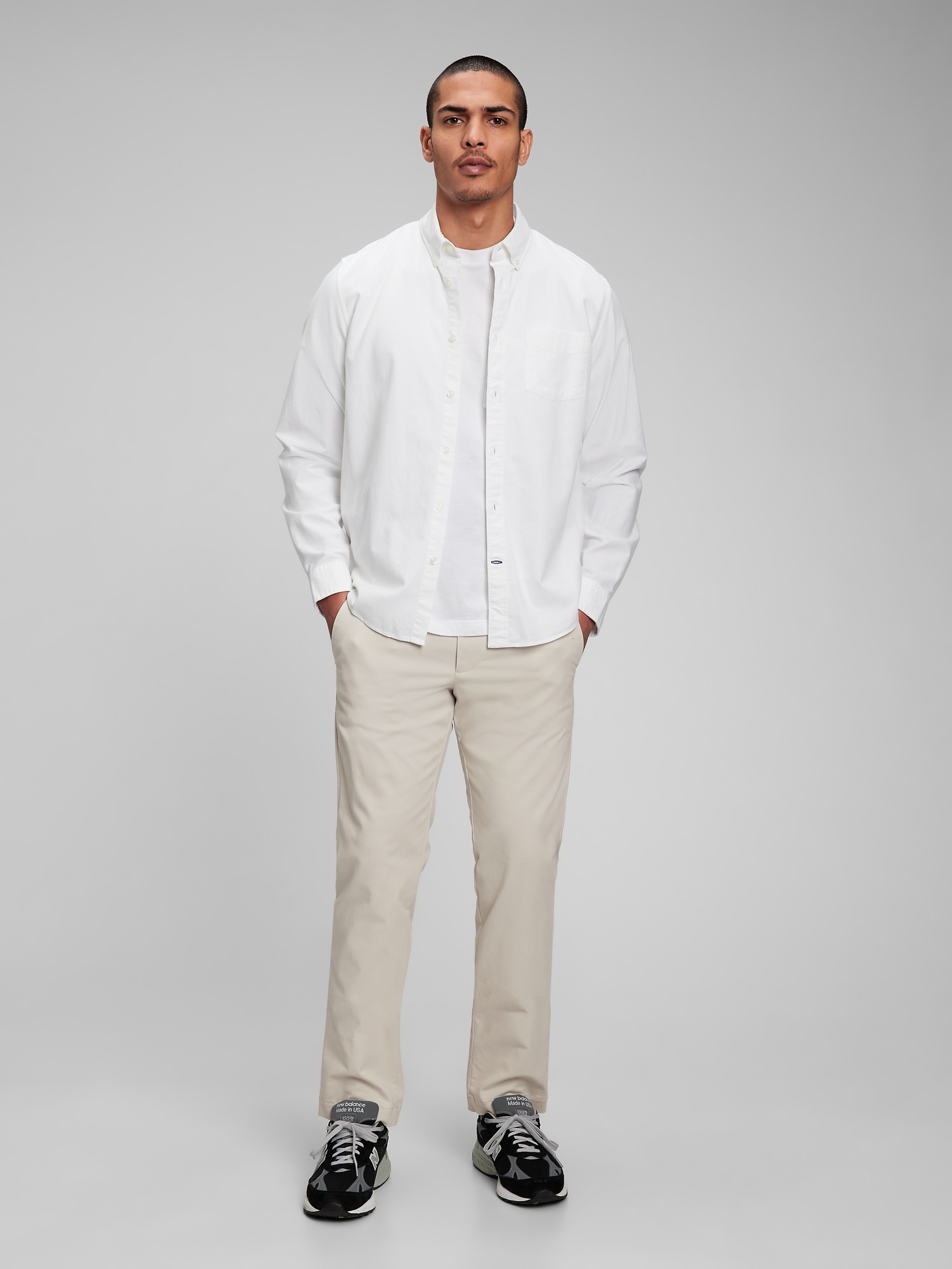 Gap Modern Khakis in Straight Fit with GapFlex beige. 1