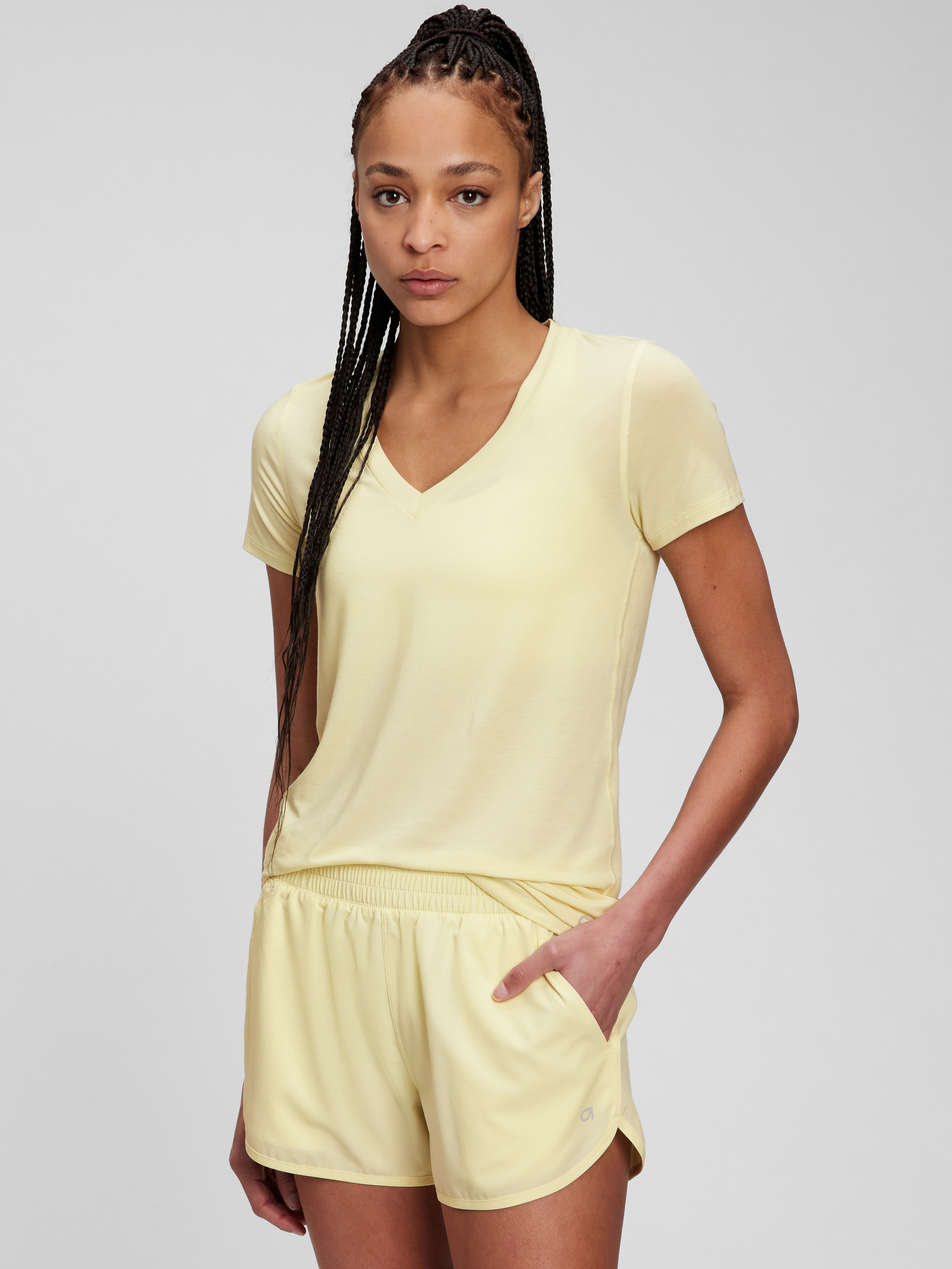 gap breathe v neck