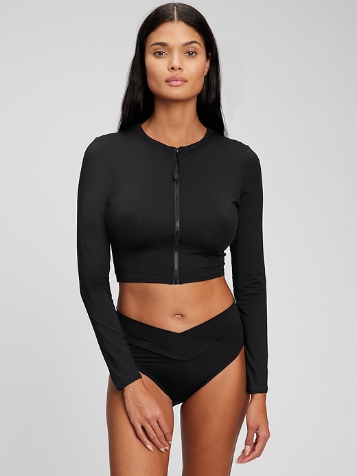 Gap Recycled Cropped Rash Guard. 1