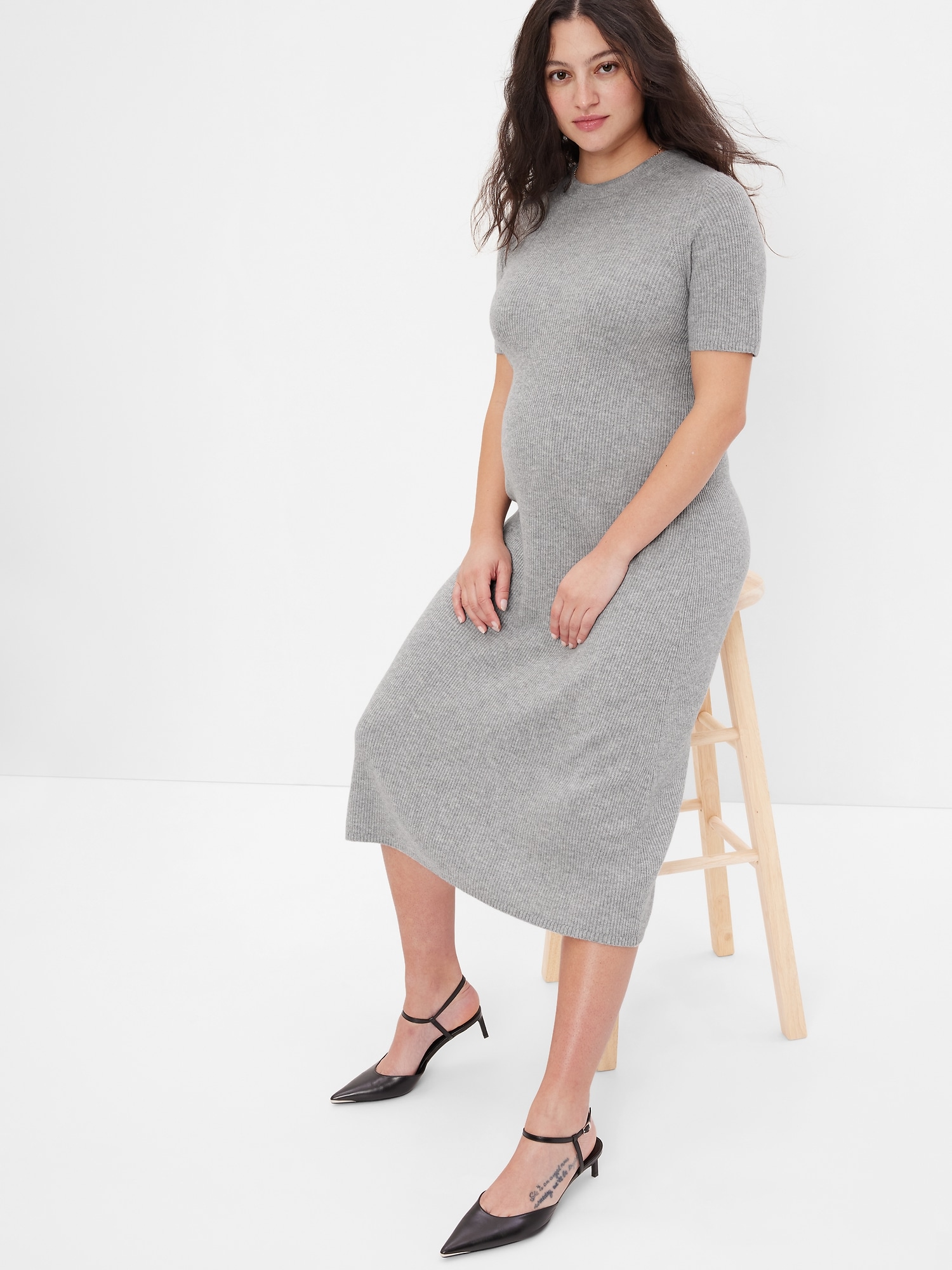 Shoes to Wear With Sweater Dresses - the gray details