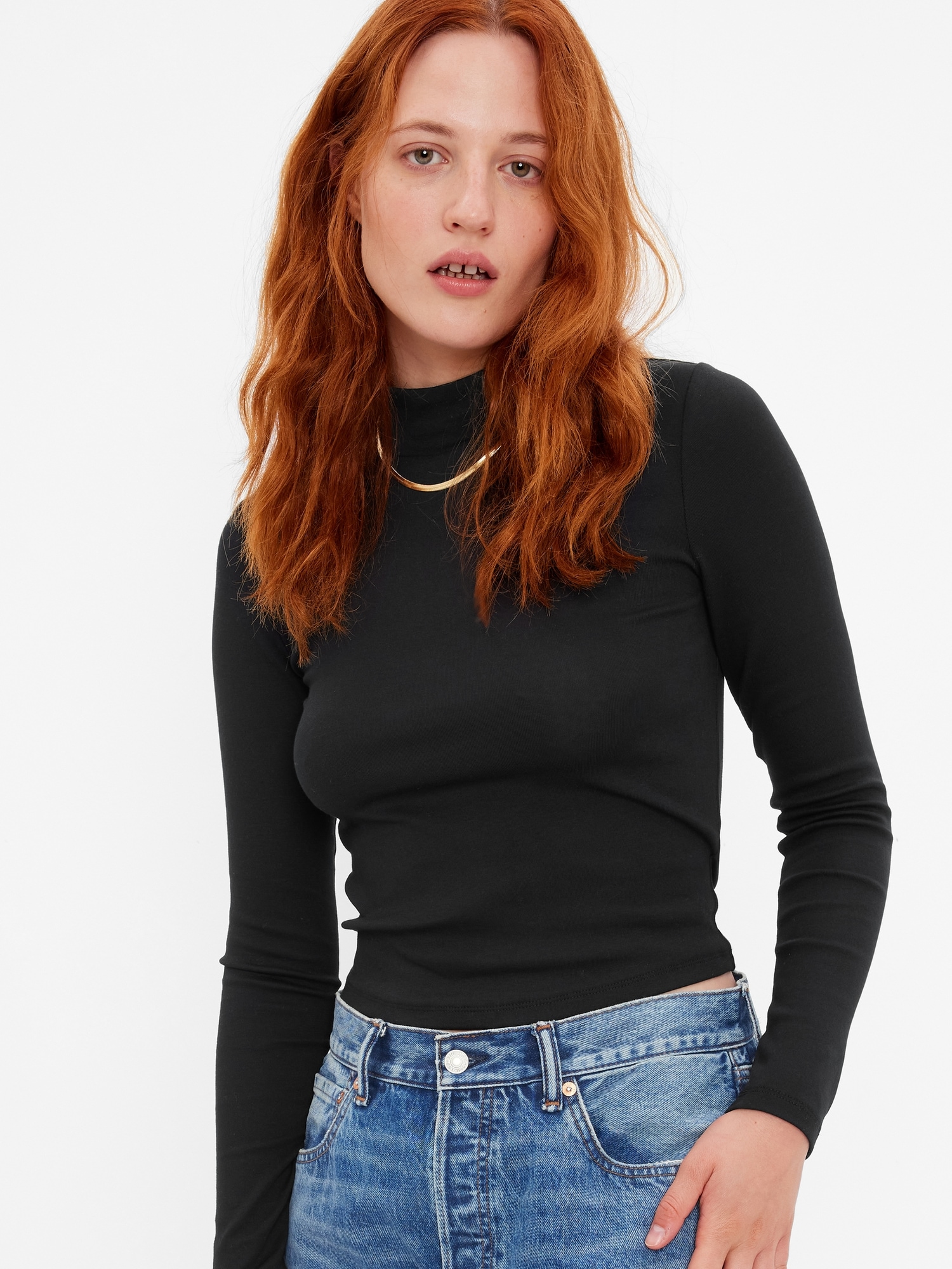 Gap Modern Cropped Mockneck Top black. 1