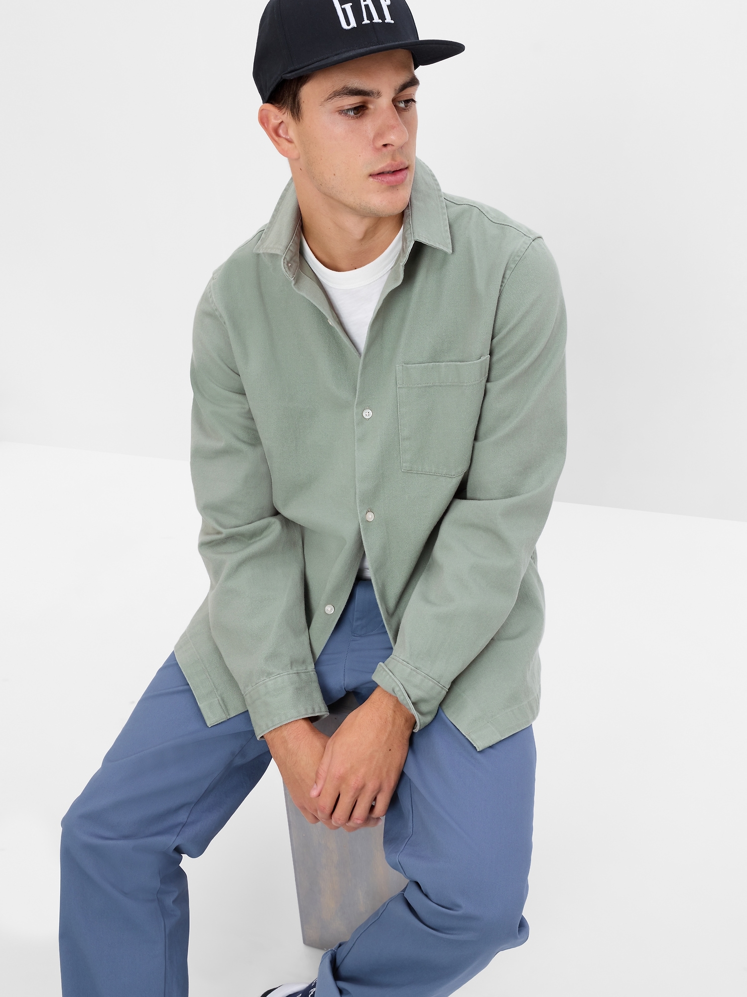 Gap Twill Shirt green. 1