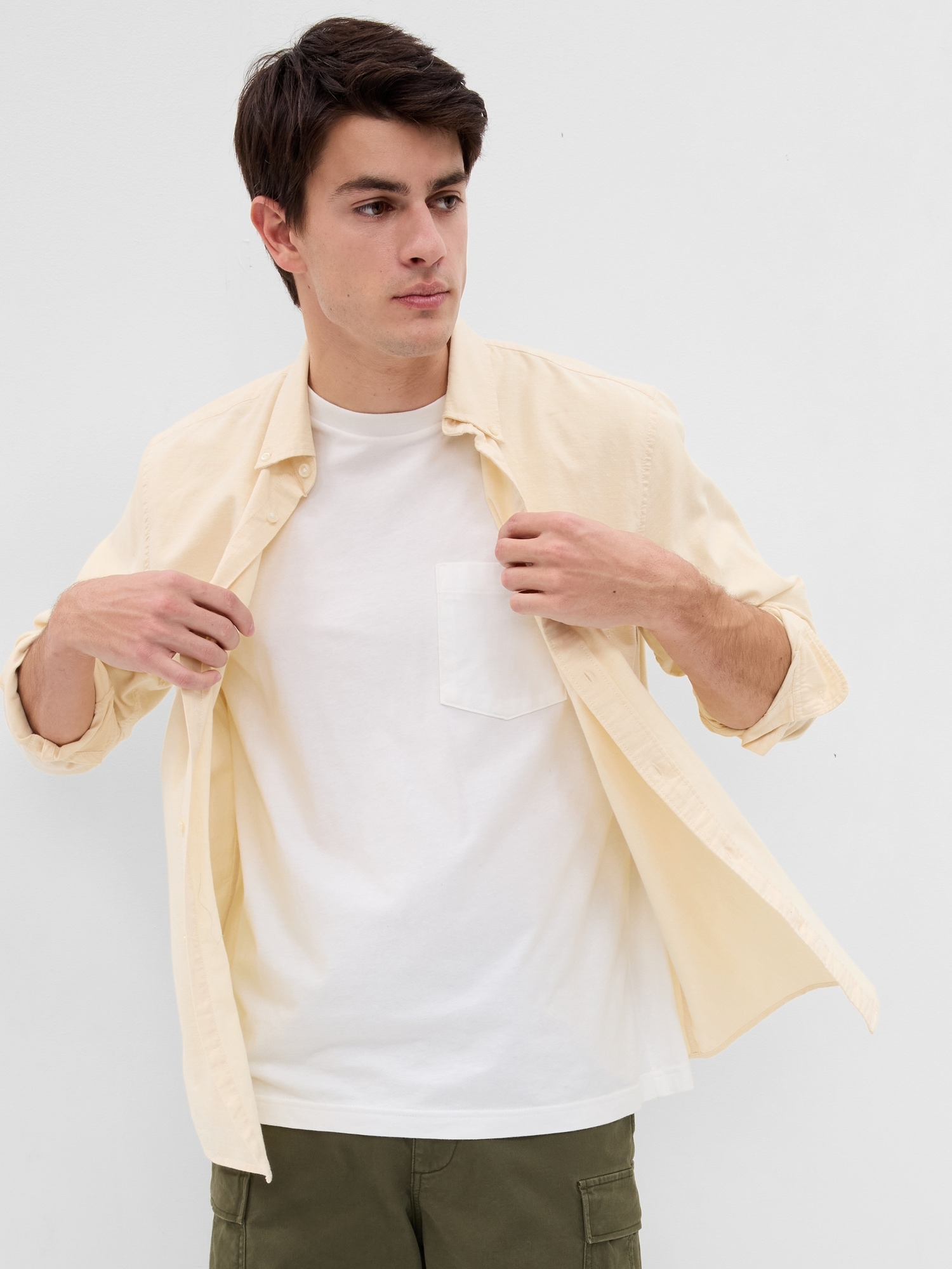 Gap Classic Oxford Shirt in Standard Fit with In-Conversion Cotton yellow. 1