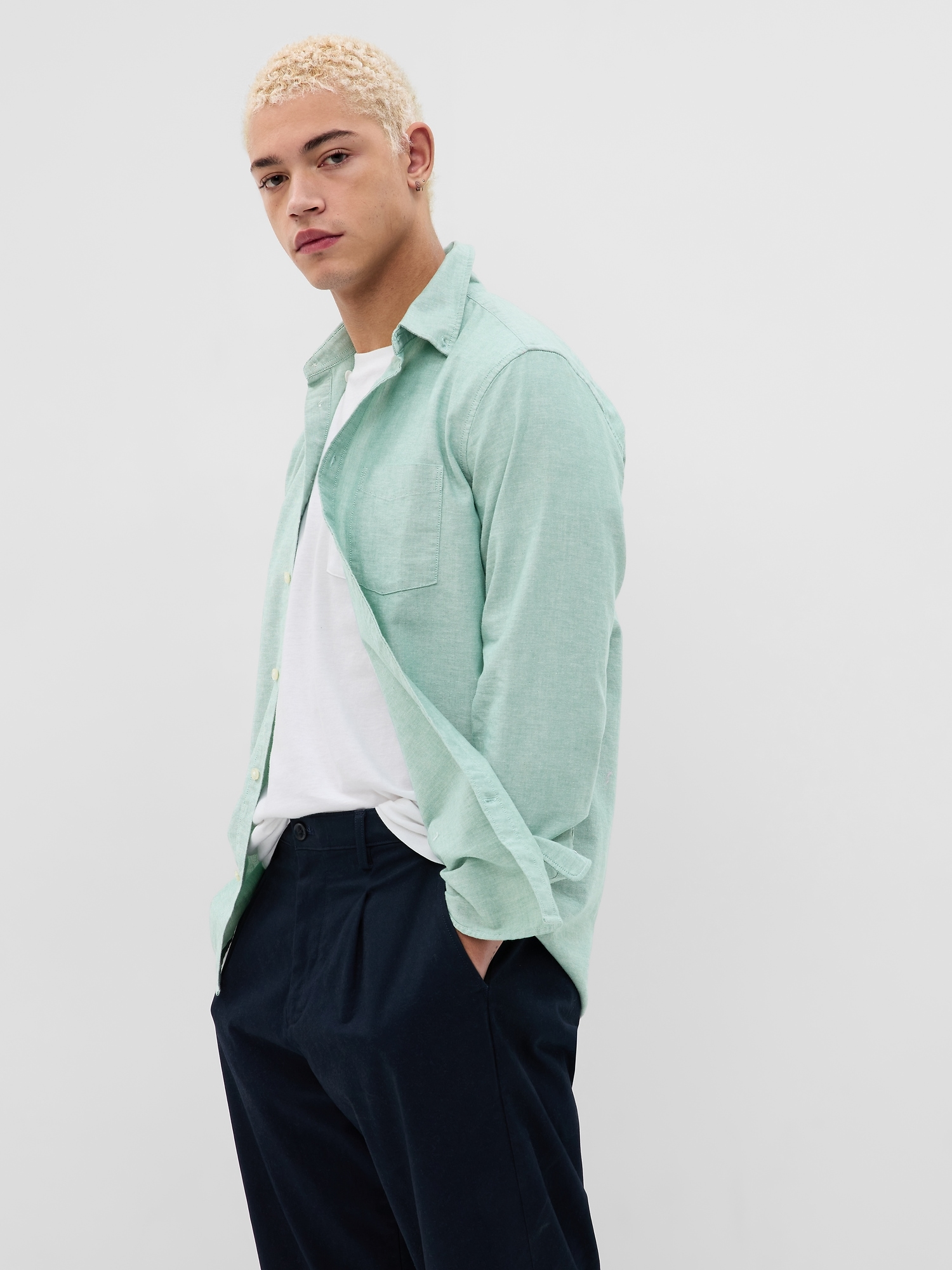 Gap Classic Oxford Shirt in Standard Fit green. 1