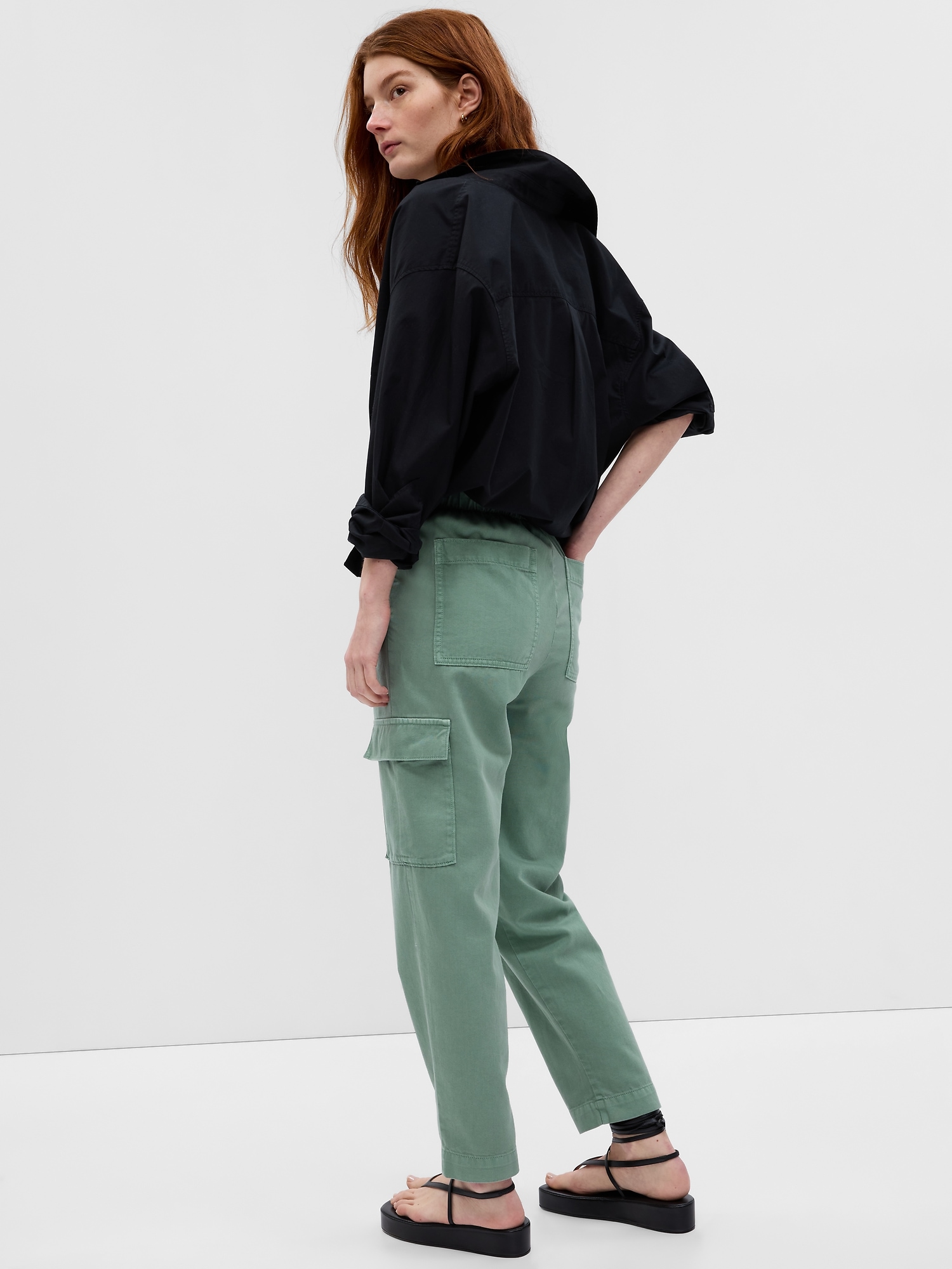 Women's Dark Green Cargo Pants: Straight Leg Design with Pockets