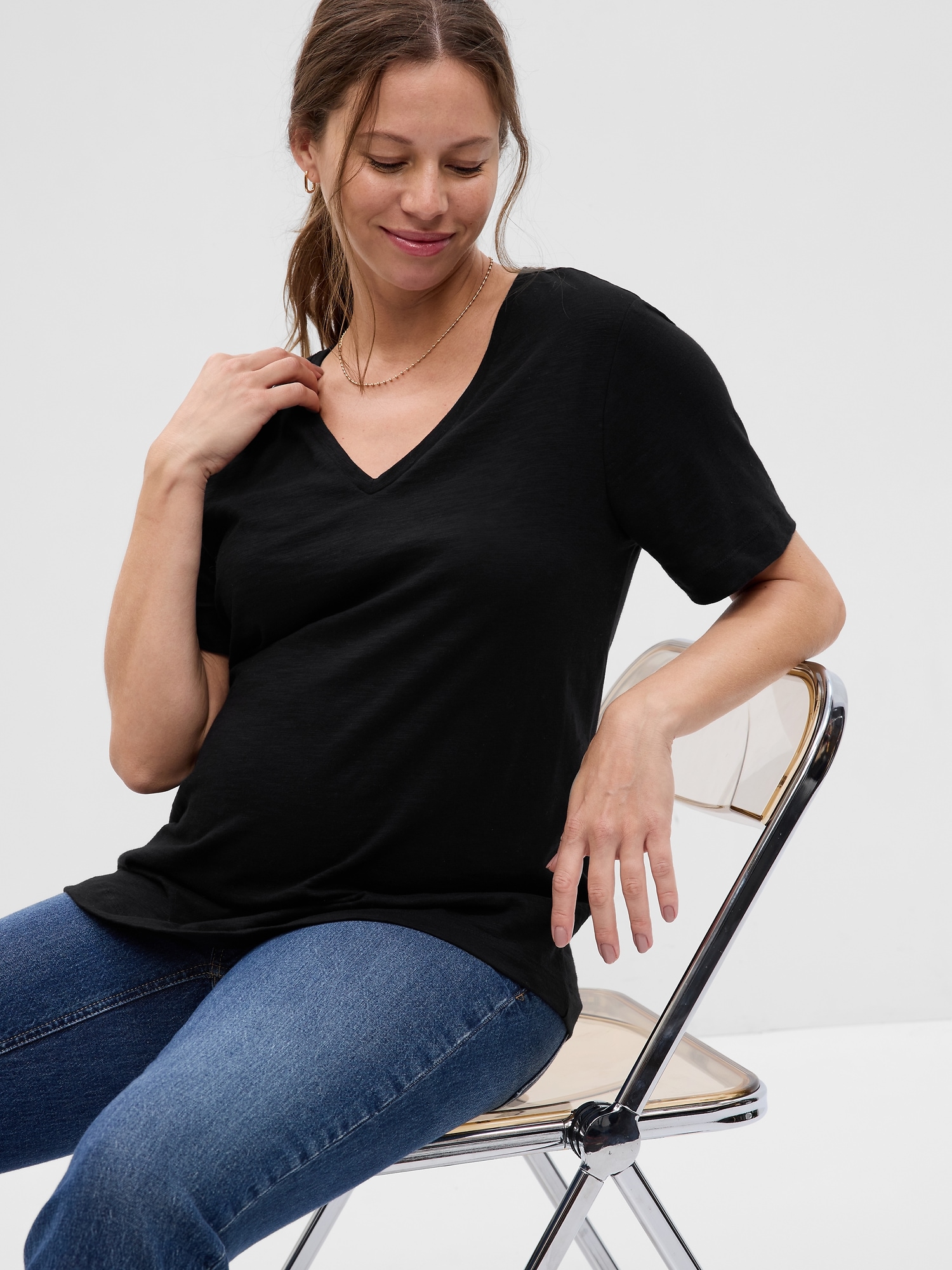 Gap Maternity Relaxed T-Shirt black. 1