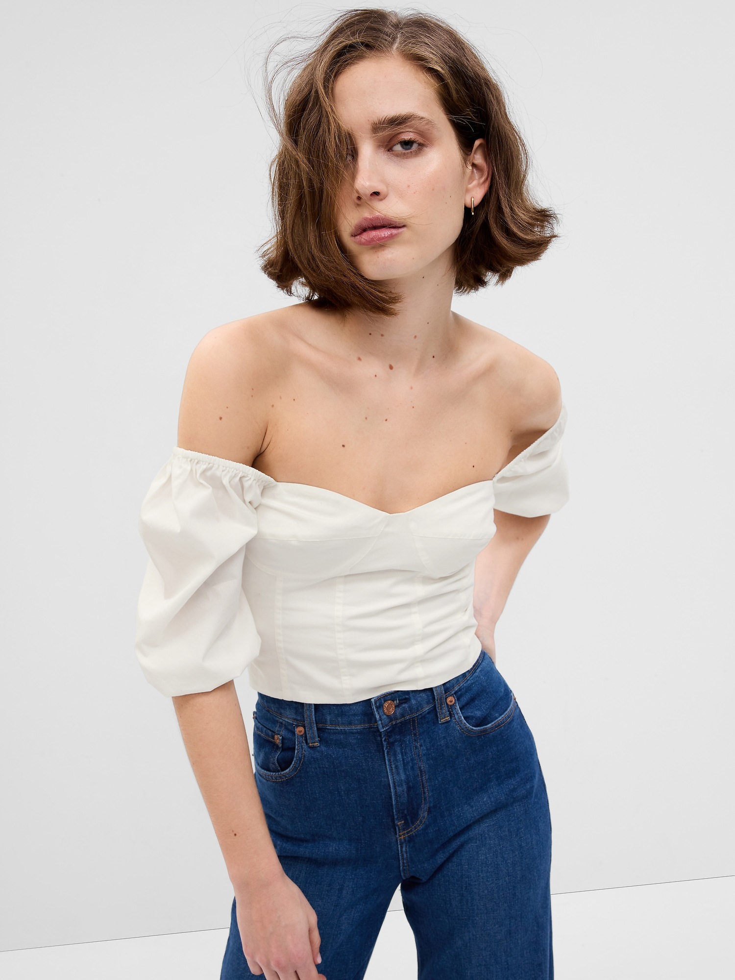 Gap Puff Sleeve Sweetheart Crop Top white. 1