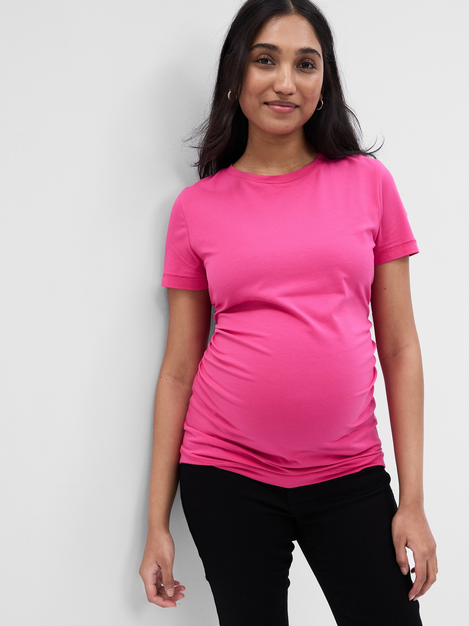 Gap Maternity Organic Cotton Vintage Crew T-Shirt pink. 1