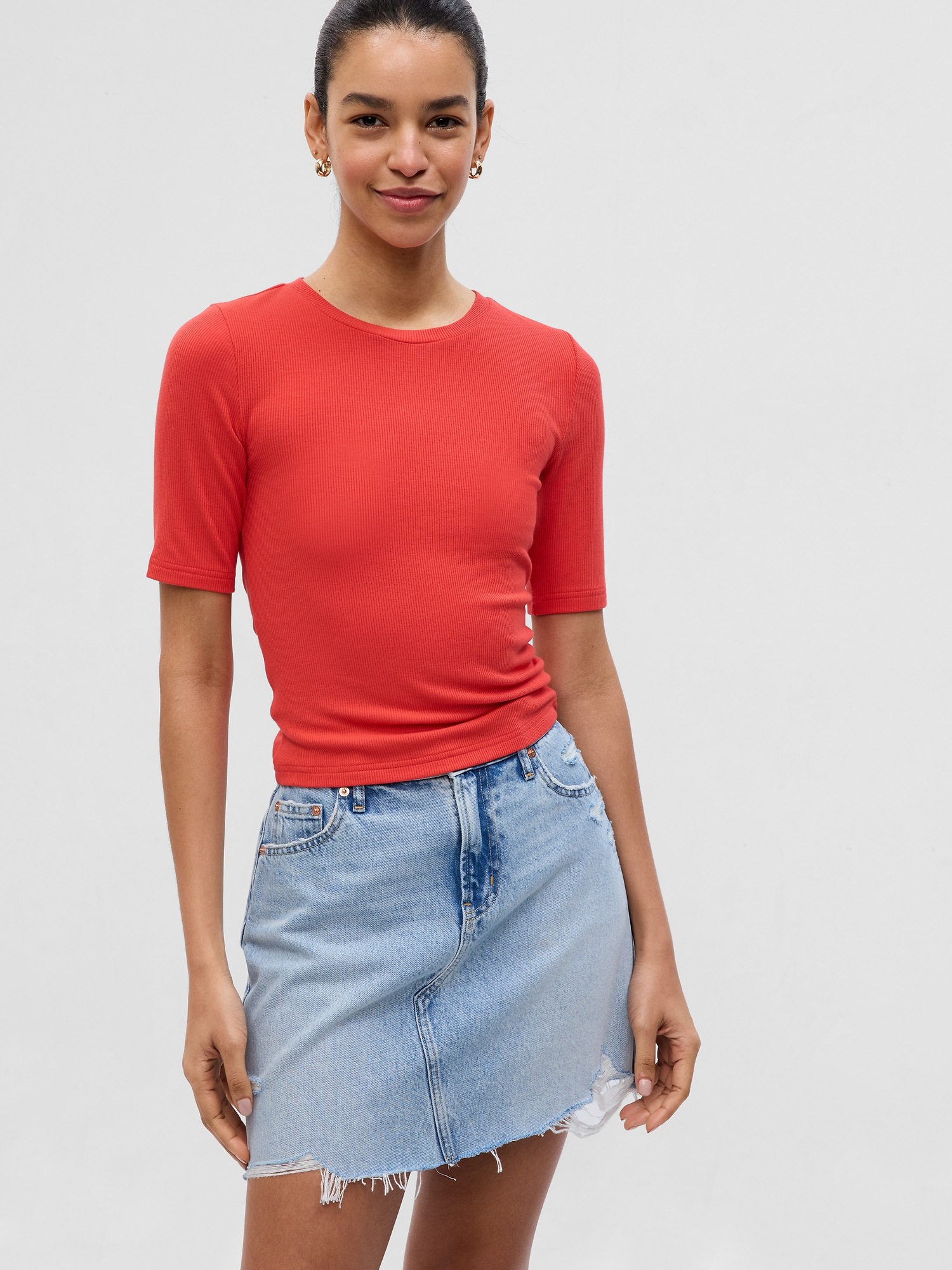 Gap Mini Rib Keyhole T-Shirt red. 1