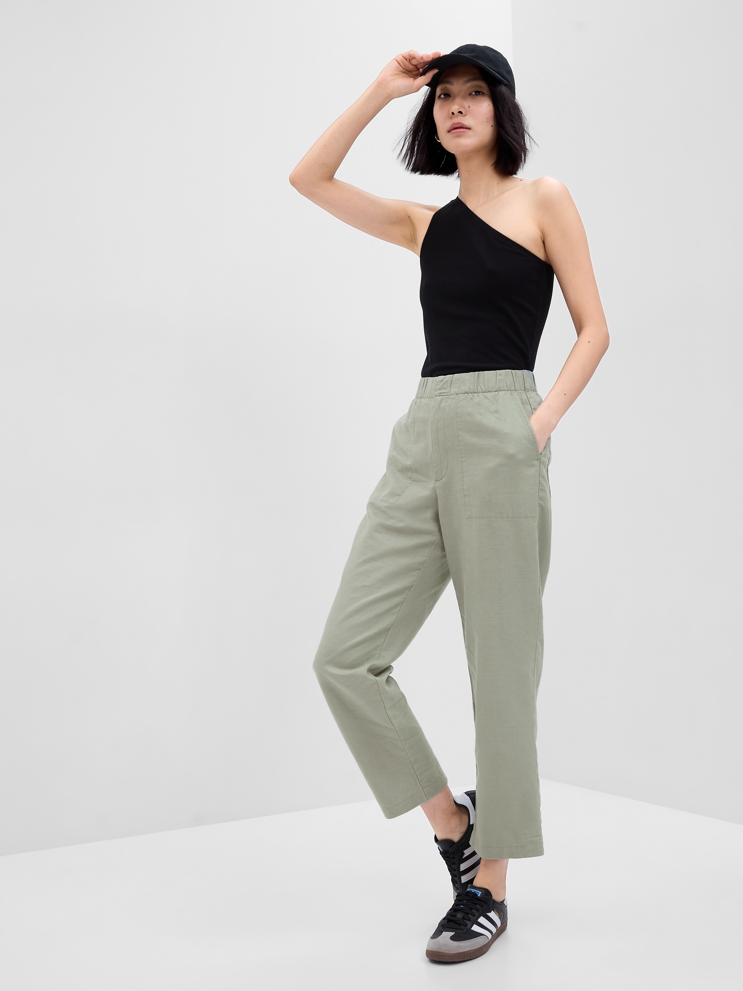 Gap Stretch Women's Pants Size 8 Black Cotton Blend - clothing