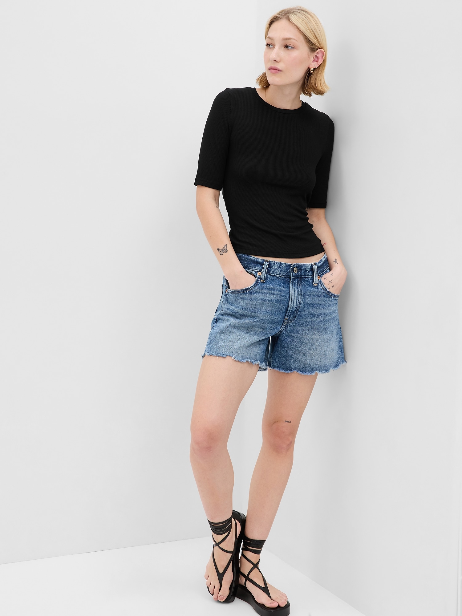 Gap Mini Rib Keyhole T-Shirt black. 1