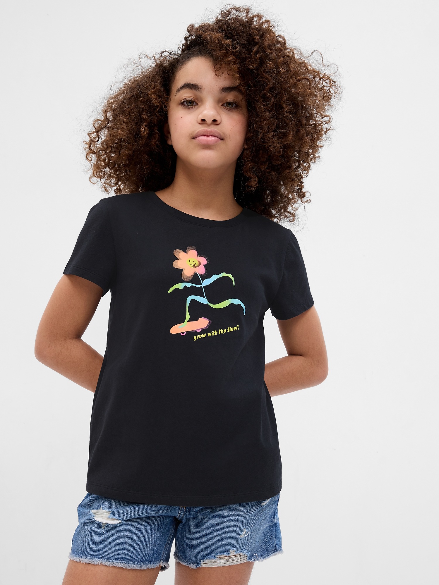 Gap Kids 100% Organic Cotton Graphic T-Shirt black. 1