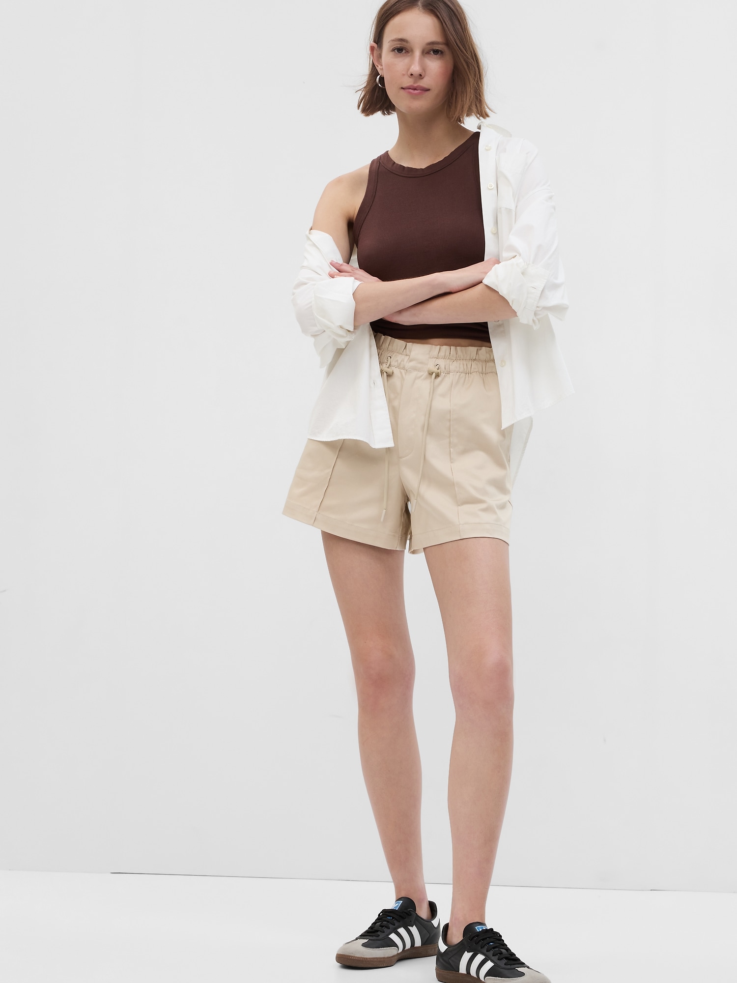 Gap Bungee Pull-On Shorts beige. 1