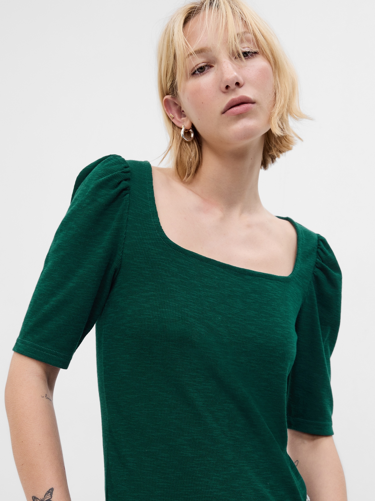 Gap Essential Rib Puff Sleeve T-Shirt green. 1