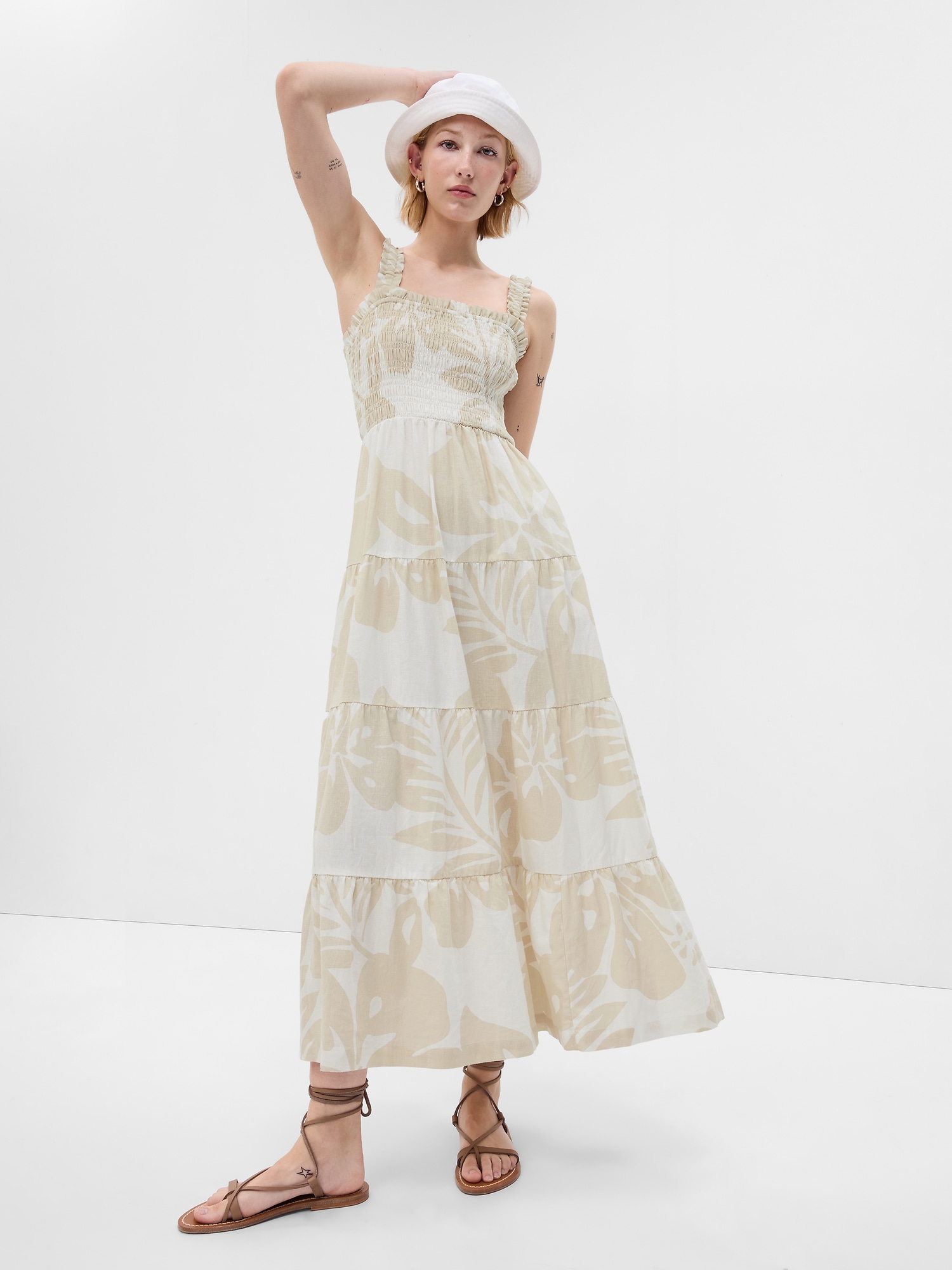 Gap Linen-Blend Tiered Maxi Dress beige. 1