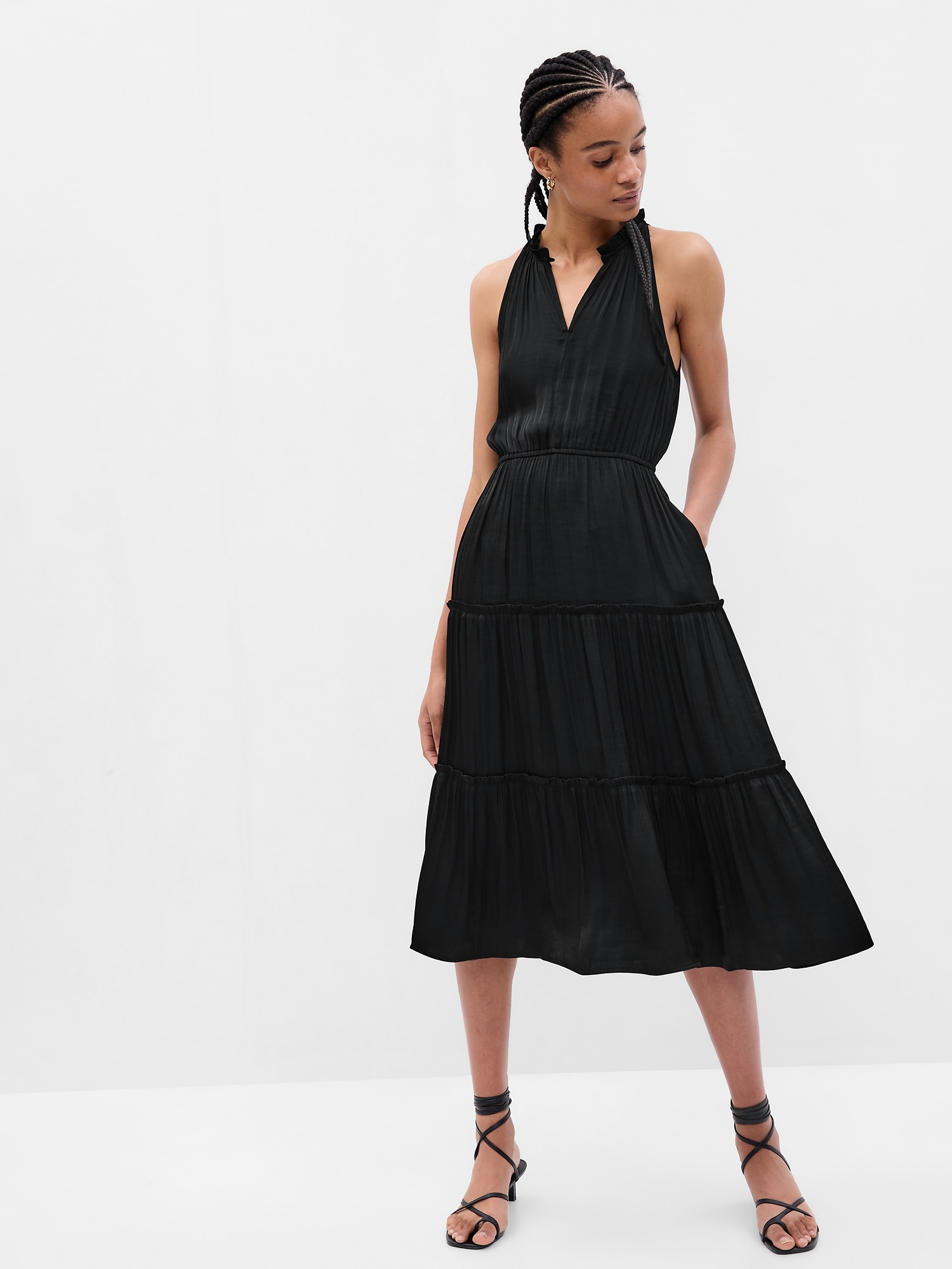 Gap Tiered Midi Dress black. 1