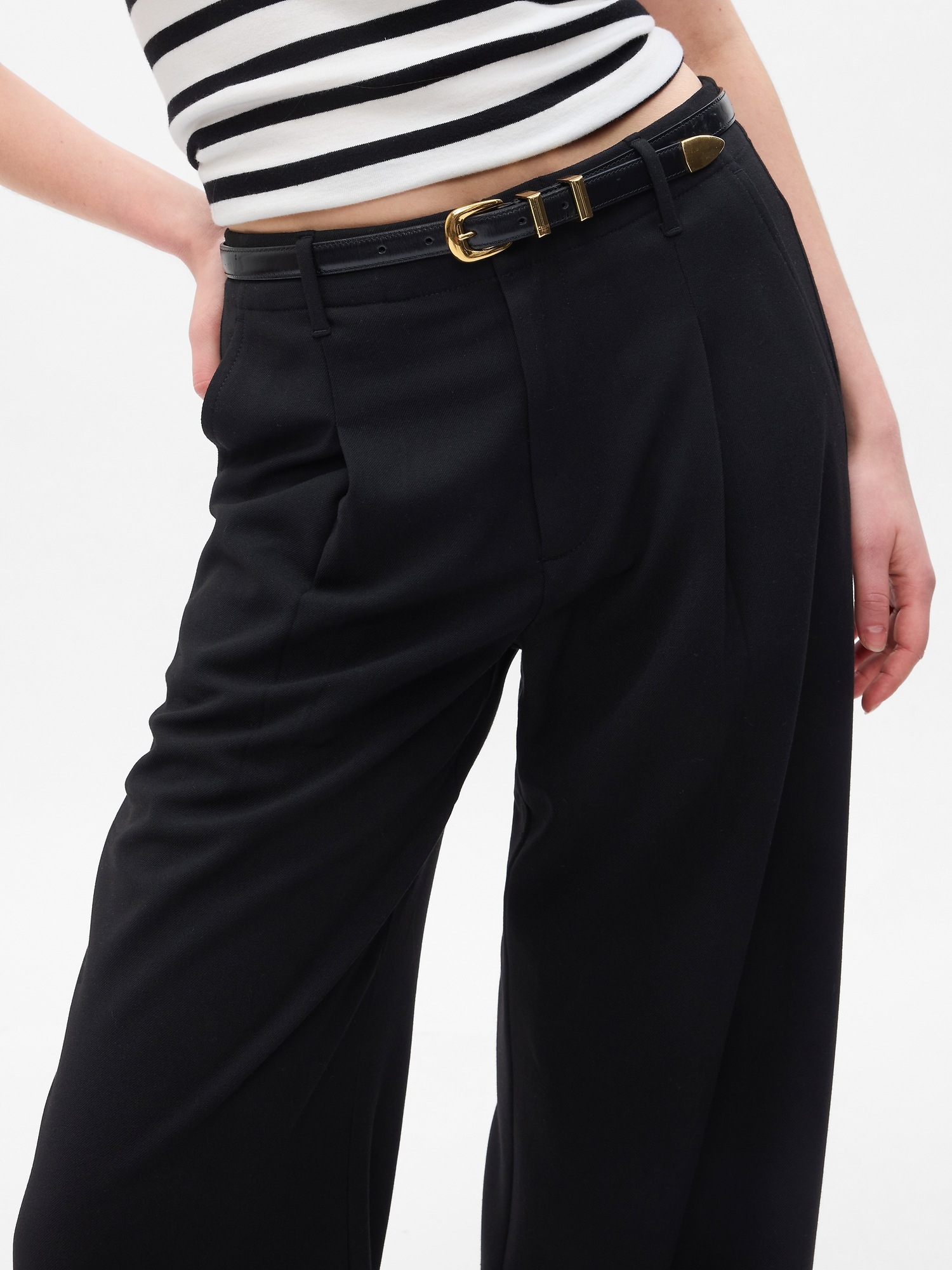 Pleated hot sale baggy trousers