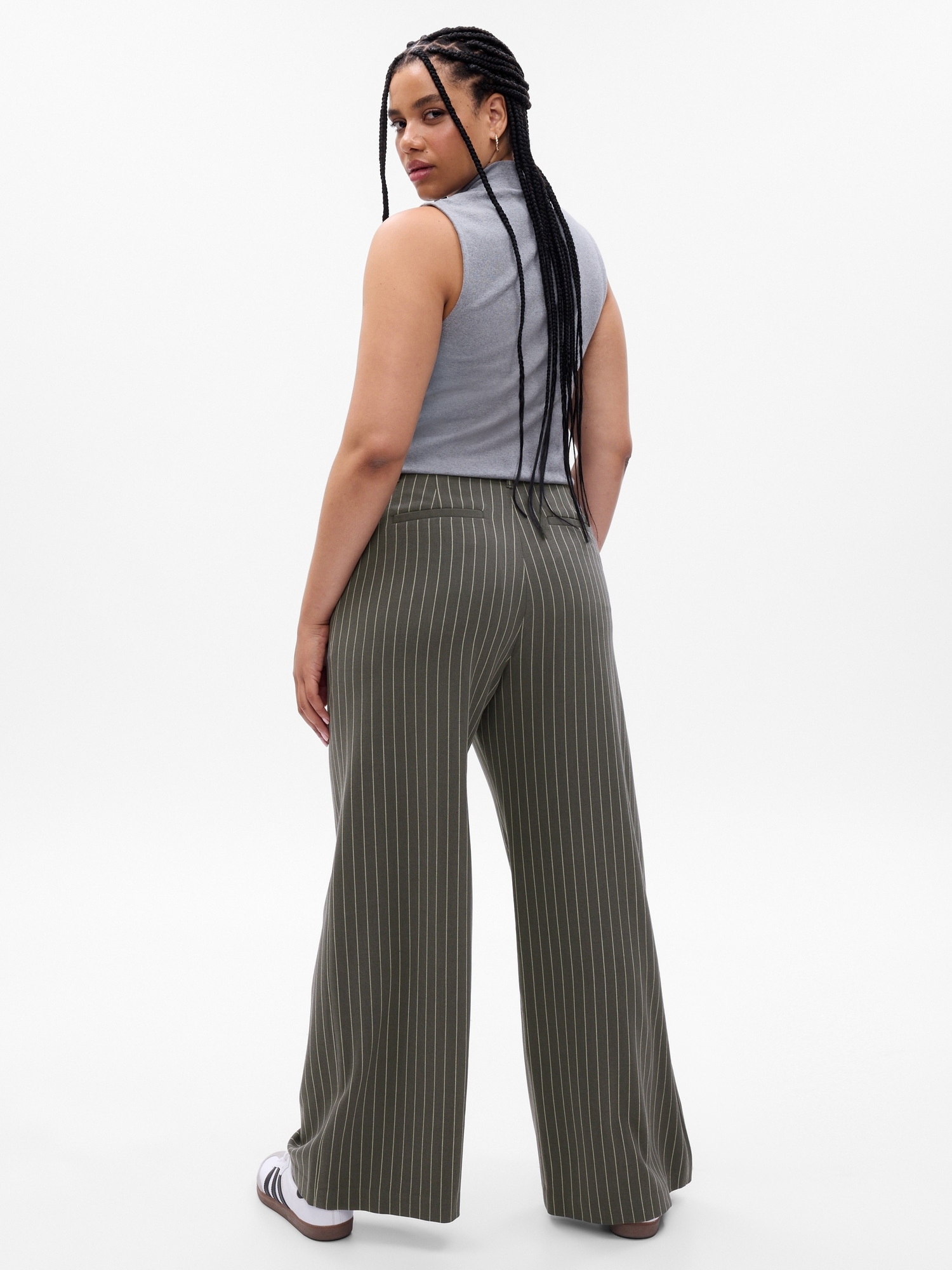 The Solid Color Pleated Pant - Women's High Rise Wide Leg Pleated