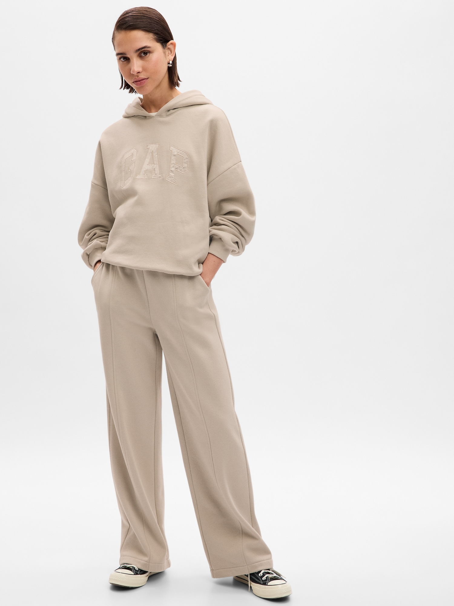 Classic Wide-leg Fleece Sweatpants in Grout F23