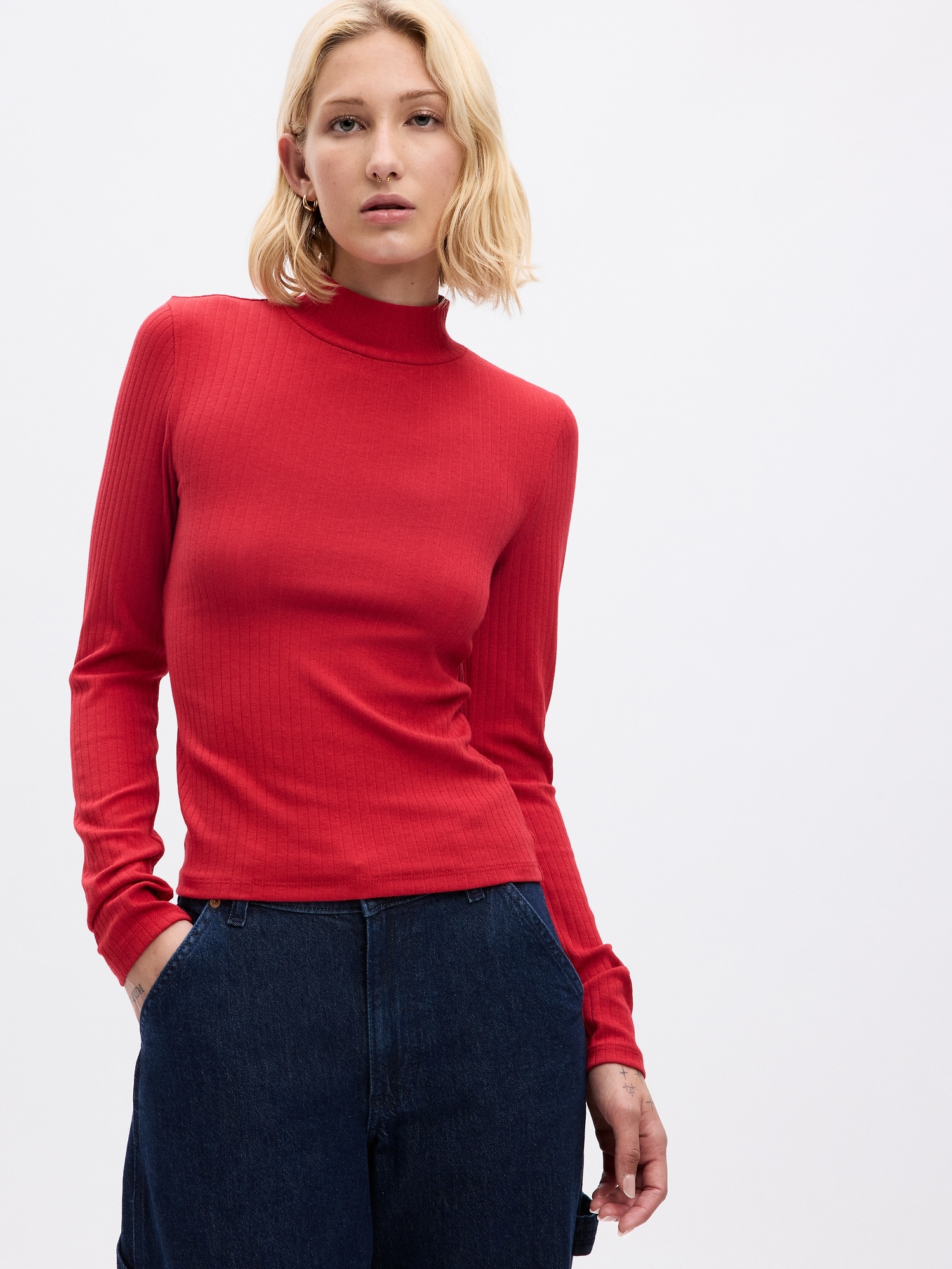 Modern Mockneck Cropped T-Shirt