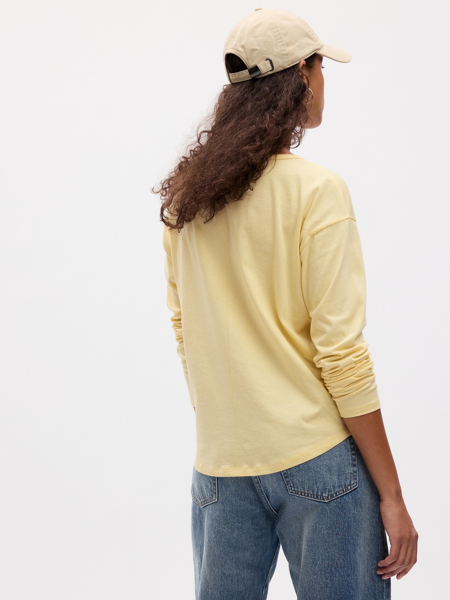 Super soft T-shirt, without tangible seams or labels. Organic