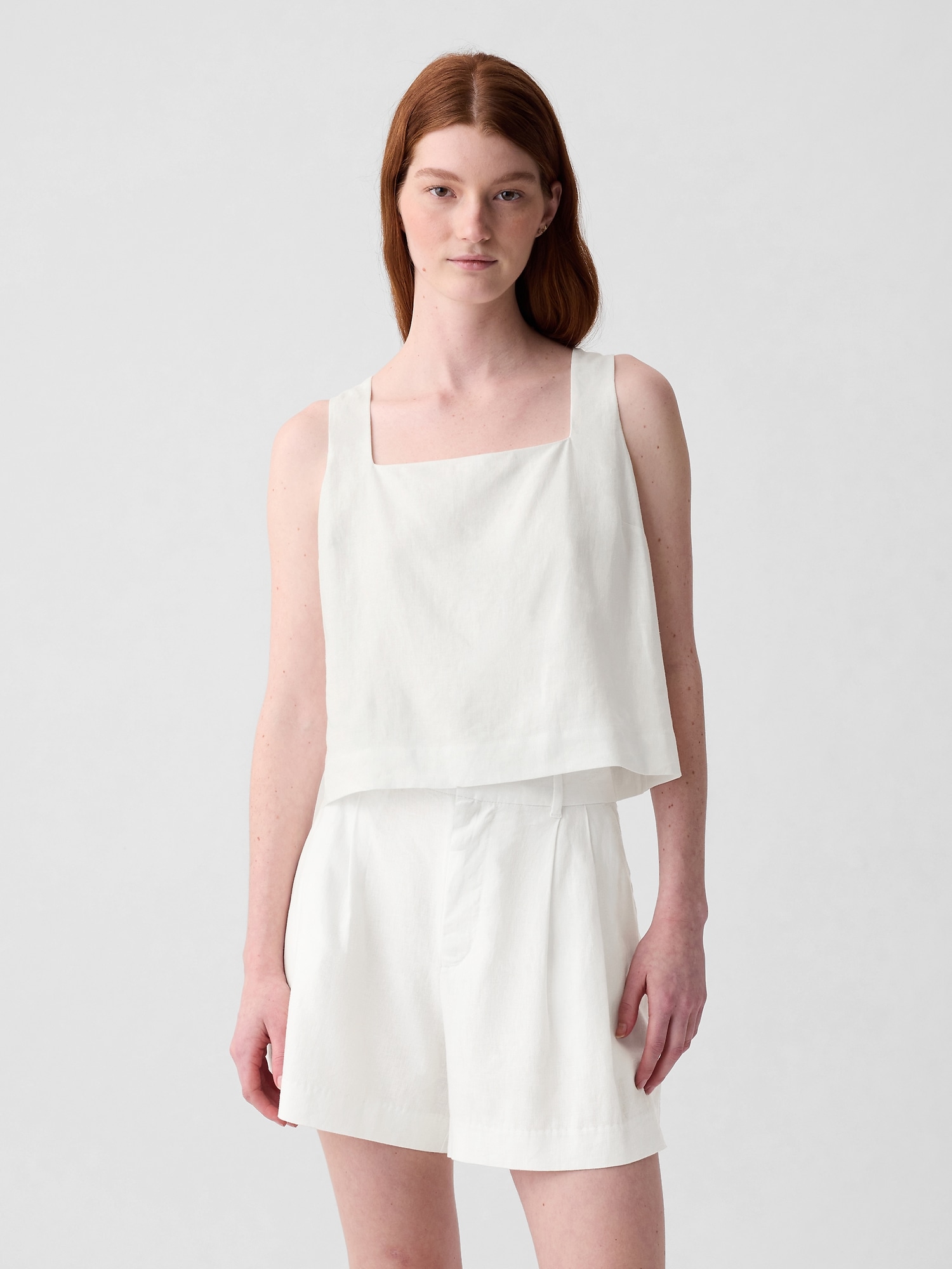 Linen-Blend Button-Back Cropped Tank Top