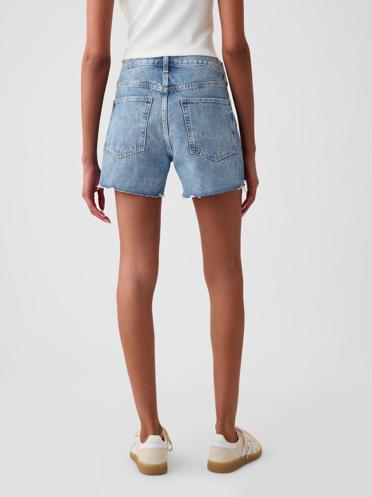 4" Low Stride Shorts