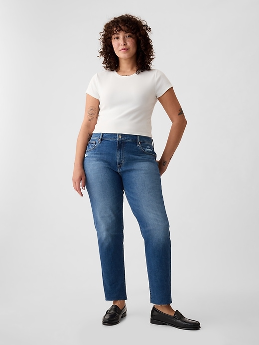 L'image numéro 5 présente Jean girlfriend à taille basse moyenne en denim Washwell