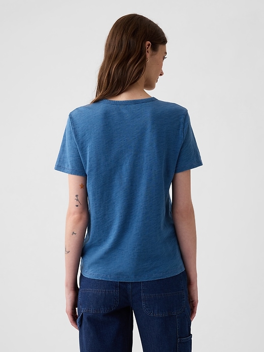 L'image numéro 2 présente T-shirt rétro ras du cou de couleur indigo