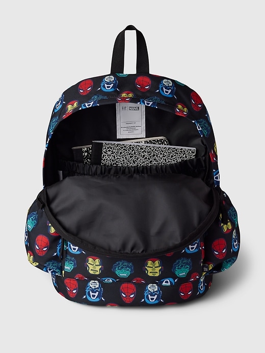 L'image numéro 2 présente Sac à dos Marvel en matière recyclée &#124 GapKids