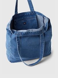 Voir une image plus grande du produit 3 de 3. Fourre-tout en denim à logo Gap incurvé