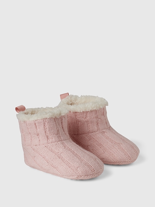 L'image numéro 2 présente Chaussons en tricot Effet cachemire collection douillette pour Bébé