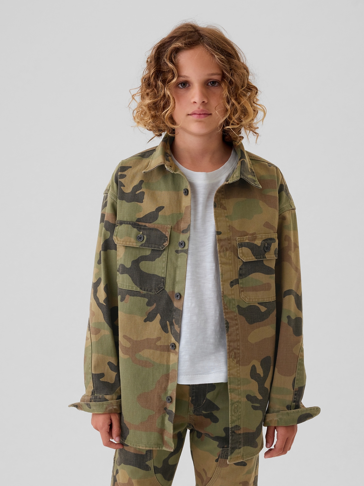 Chemise utilitaire à motif camouflage pour enfant