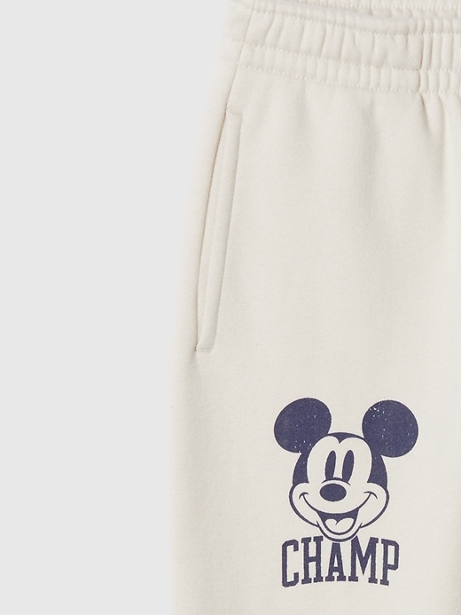 L'image numéro 3 présente Pantalon de jogging Vintage doux de style universitaire Gap × Disney pour Bébé