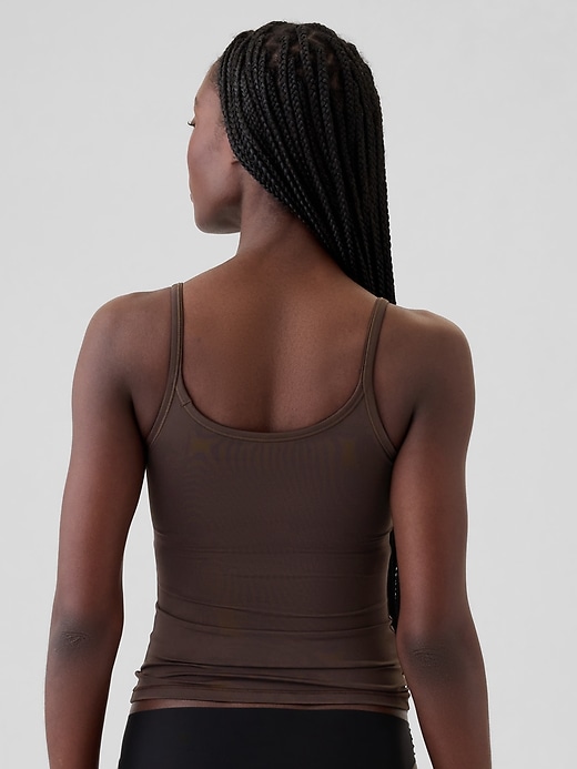 L'image numéro 2 présente Camisole en tissu seconde peau