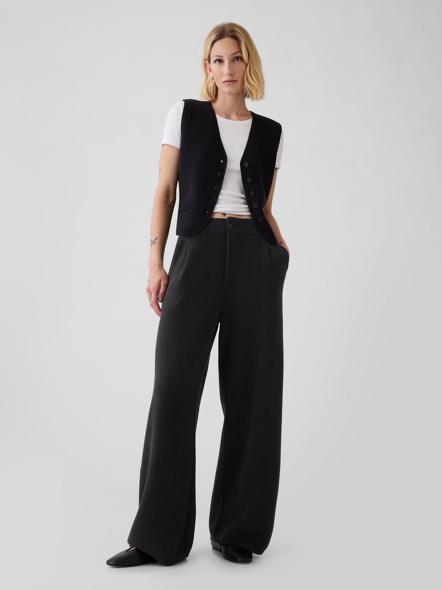 Women s Cashsoft Pleated Trousers by Gap Black Size XXL