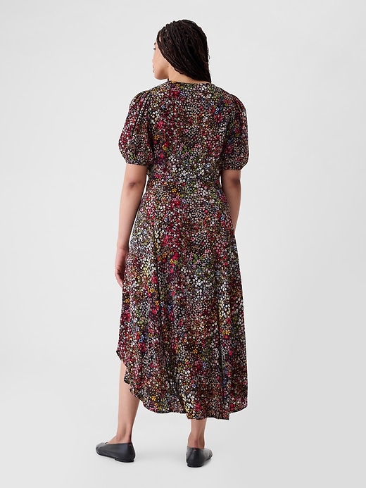 L'image numéro 6 présente Robe longue à fleurs