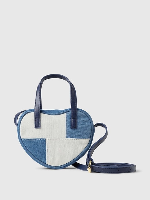 L'image numéro 1 présente Sac enforme de cœur en denim à patchwork pour Enfant